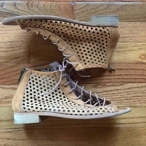 Mesh cream lace up boots with open toe size 11💕